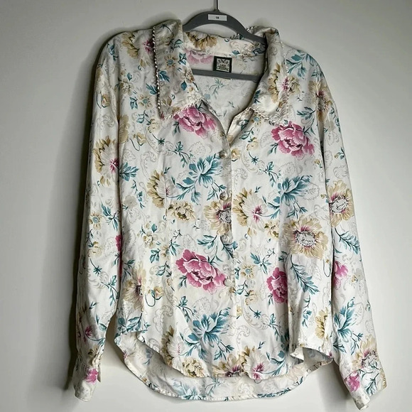 Lady Foot Locker Casual vintage floral button down shirt | EUC - Picture 1 of 5